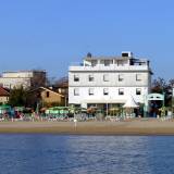 Vue de la mer de l'hôtel Aquila de Viserbella de Rimini